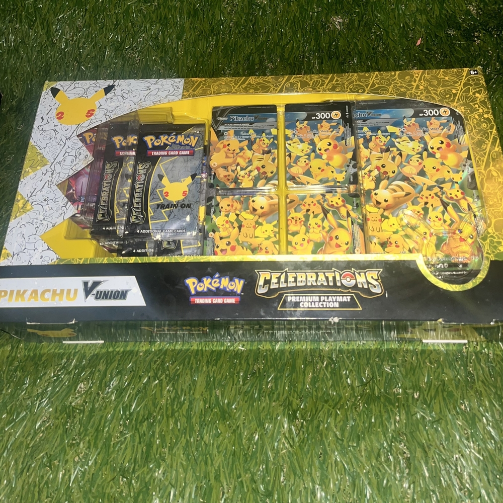 Pokémon TCG: Celebrations Special Collection—Pikachu V-UNION
